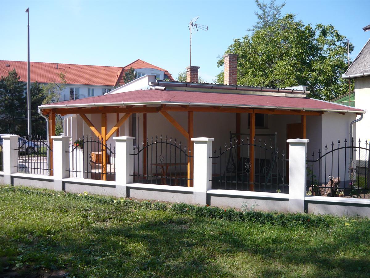 Ferienwohnung Keresztmama Haza Hajdúszoboszló Exterior foto